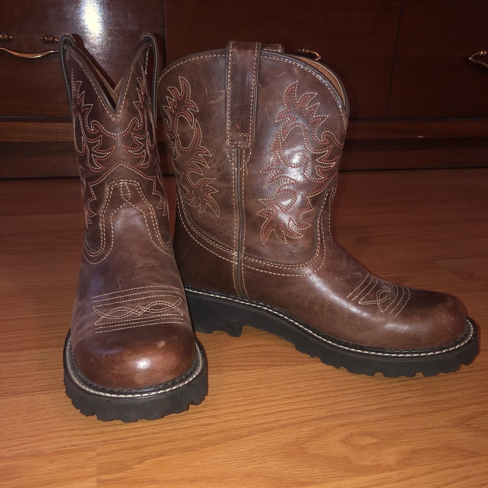 Ariat boots women’s 8.5. Cowgirl/western